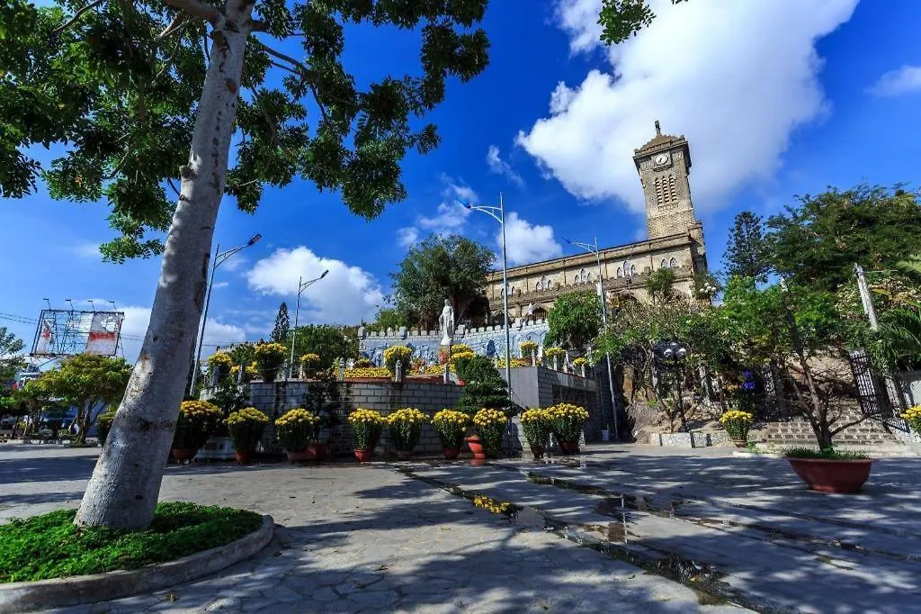 Barcelona Hotel נה טראנג