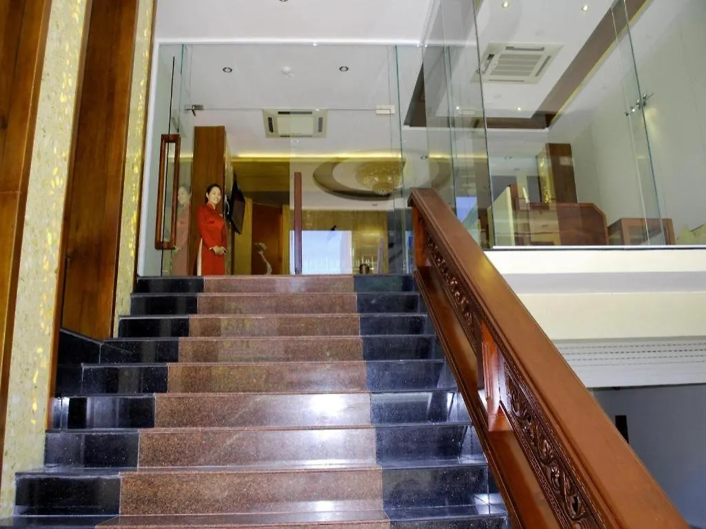 ***  Barcelona Hotel נה טראנג וייטנאם