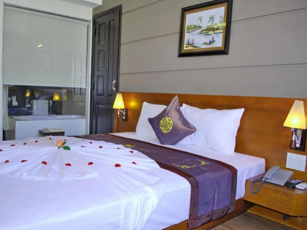 Barcelona Hotel Нячанг