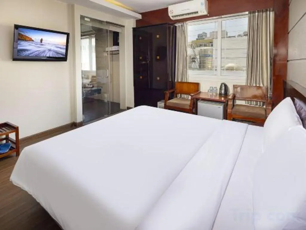 Barcelona Hotel נה טראנג