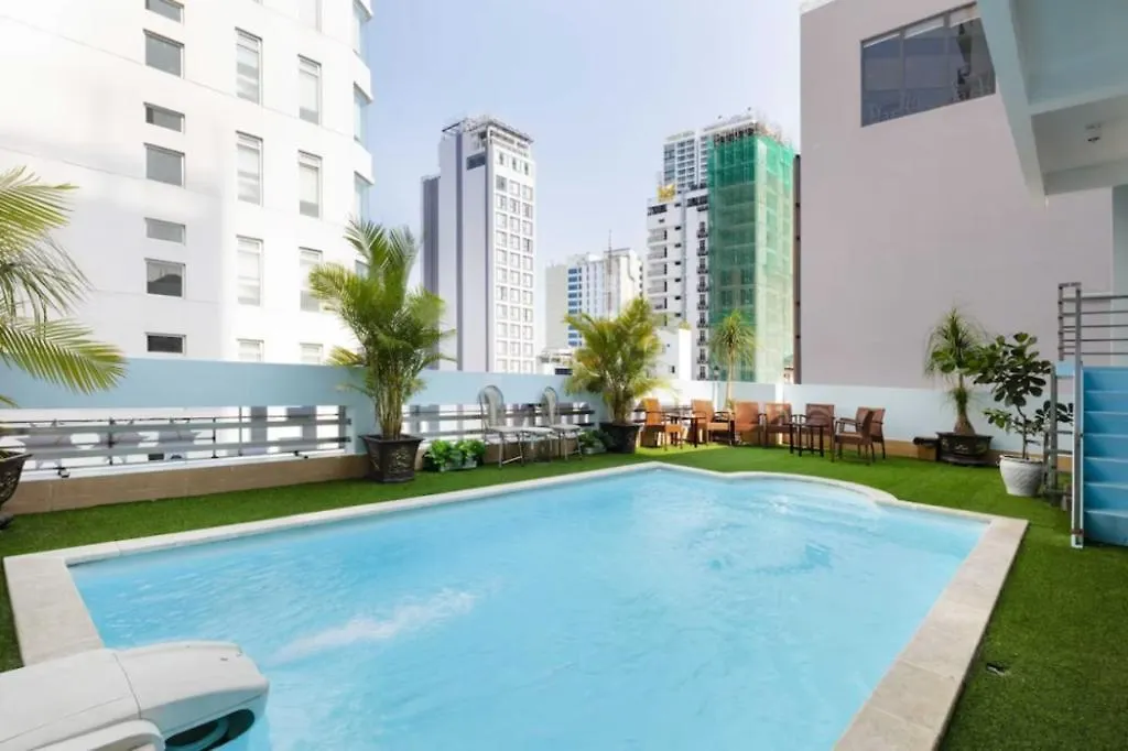 Barcelona Hotel נה טראנג
