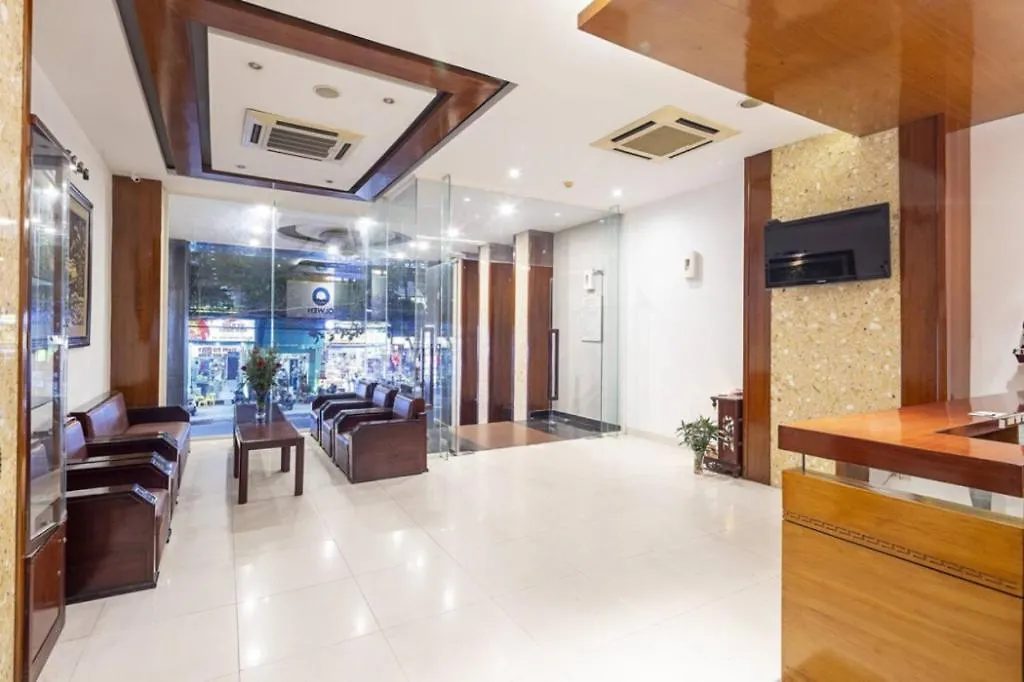 Barcelona Hotel נה טראנג