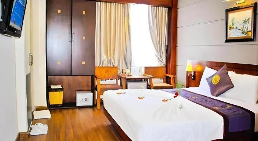 Barcelona Hotel Нячанг